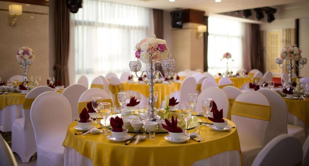 Royal Palace Hotel Tuyen Quang Екстериор снимка