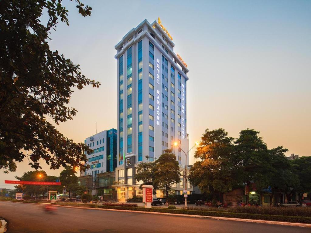 Royal Palace Hotel Tuyen Quang Екстериор снимка