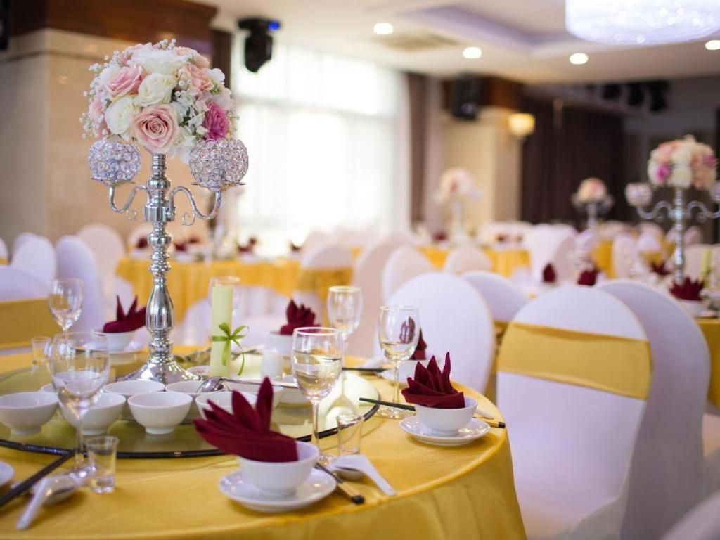Royal Palace Hotel Tuyen Quang Екстериор снимка