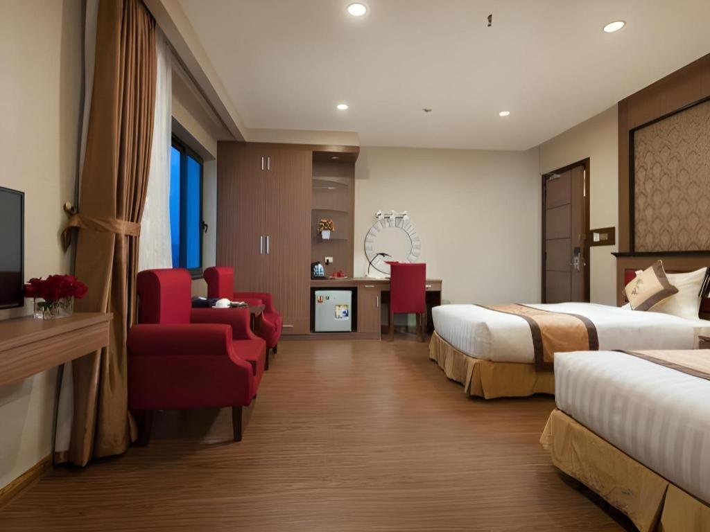 Royal Palace Hotel Tuyen Quang Екстериор снимка