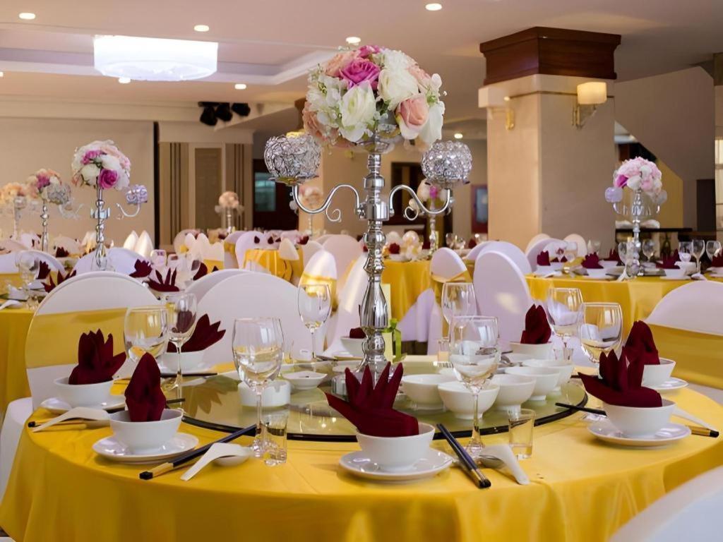 Royal Palace Hotel Tuyen Quang Екстериор снимка