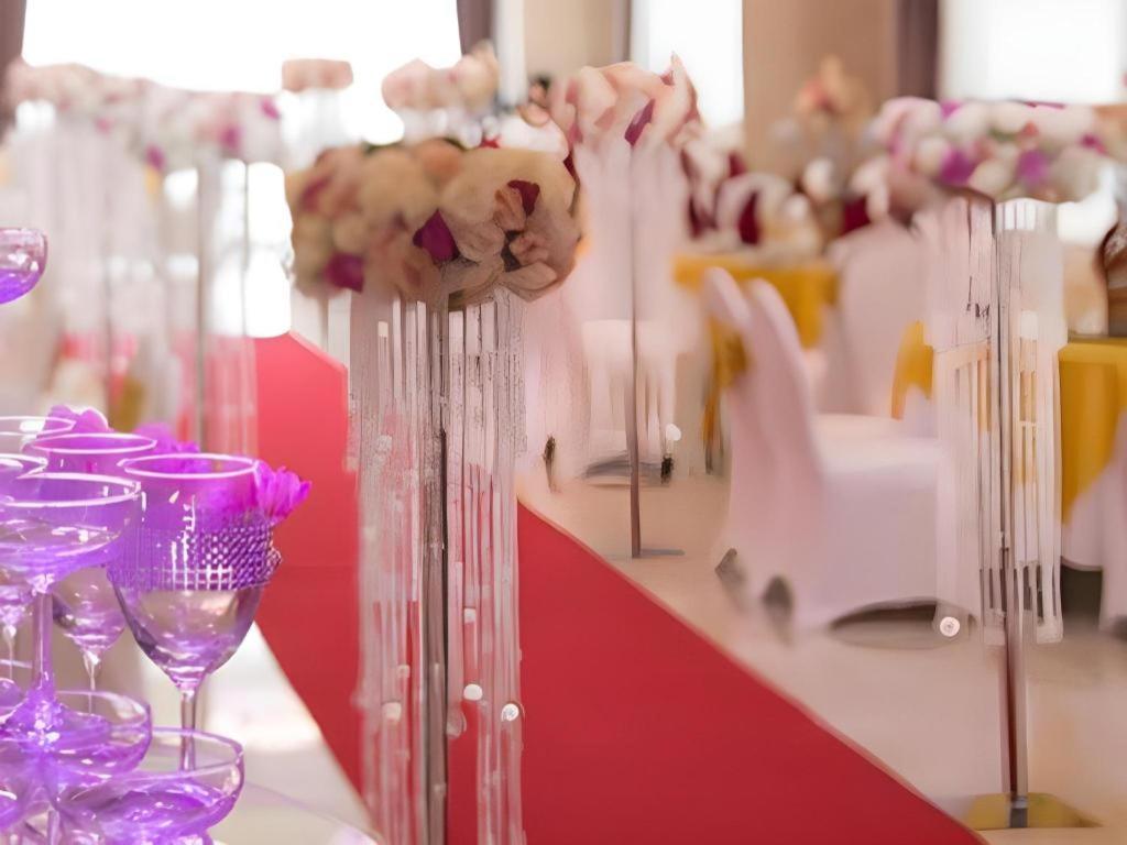 Royal Palace Hotel Tuyen Quang Екстериор снимка