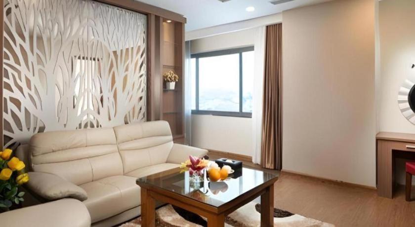 Royal Palace Hotel Tuyen Quang Екстериор снимка