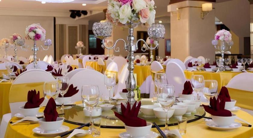 Royal Palace Hotel Tuyen Quang Екстериор снимка