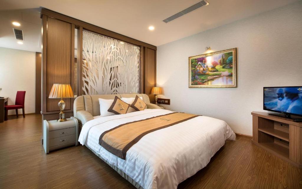 Royal Palace Hotel Tuyen Quang Екстериор снимка