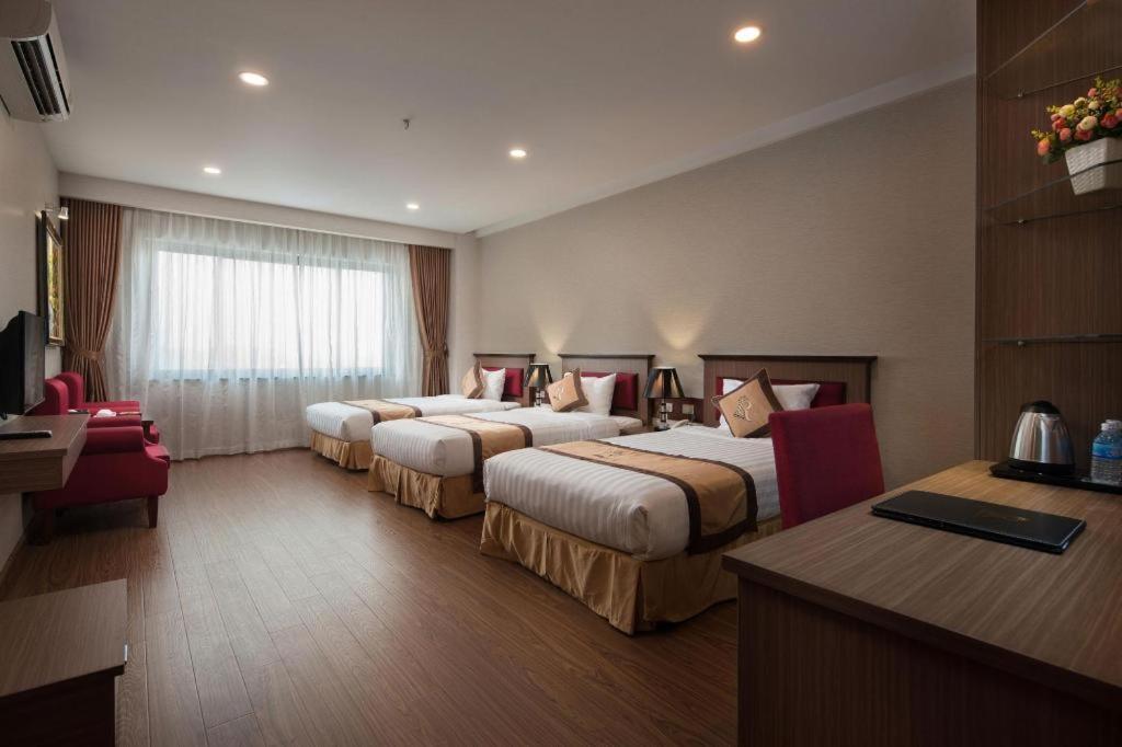 Royal Palace Hotel Tuyen Quang Екстериор снимка
