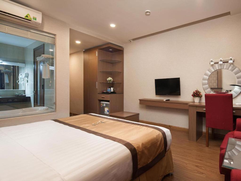 Royal Palace Hotel Tuyen Quang Екстериор снимка