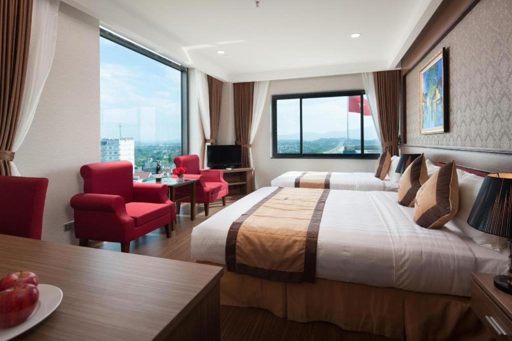 Royal Palace Hotel Tuyen Quang Екстериор снимка