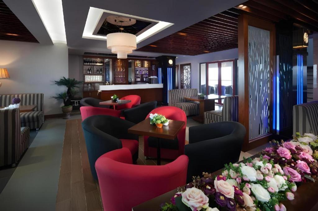 Royal Palace Hotel Tuyen Quang Екстериор снимка