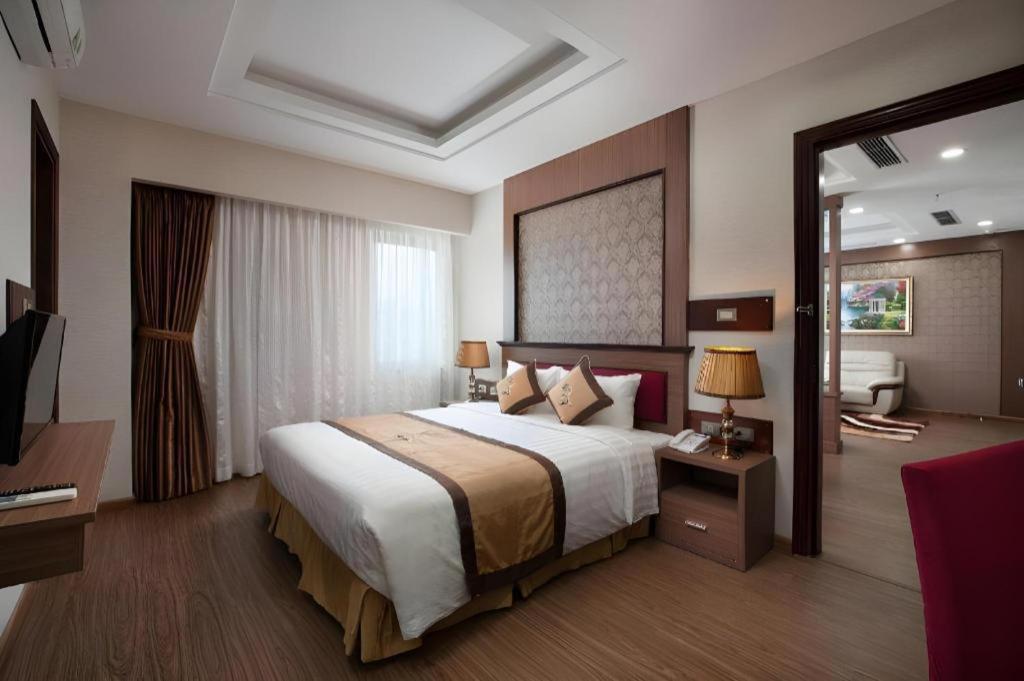 Royal Palace Hotel Tuyen Quang Екстериор снимка