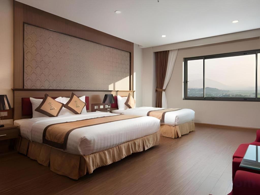 Royal Palace Hotel Tuyen Quang Екстериор снимка