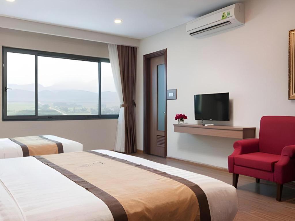 Royal Palace Hotel Tuyen Quang Екстериор снимка
