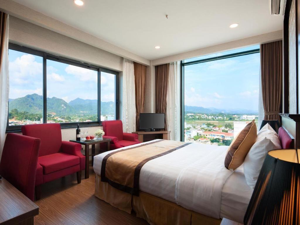 Royal Palace Hotel Tuyen Quang Екстериор снимка